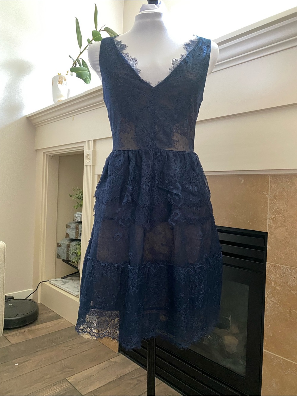 NWT BCBGMaxAzria Willa Navy Lace Double-V Tiered Dress